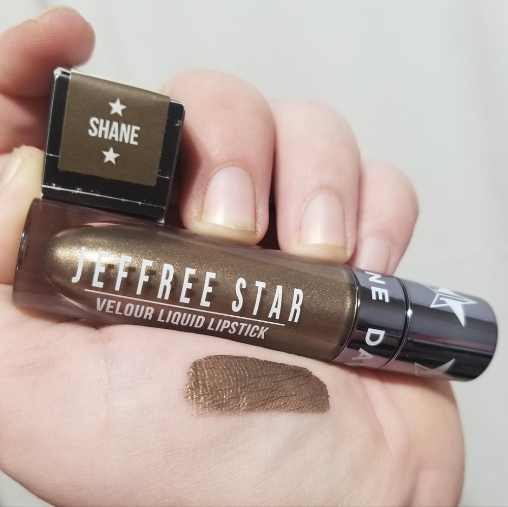 Liquid lipstick